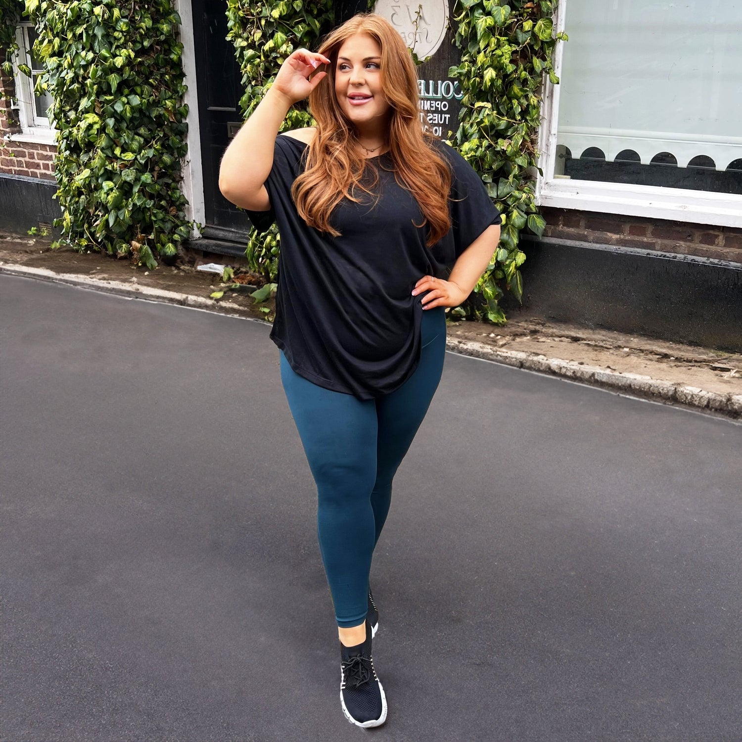 Debbie Off Shoulder T-Shirt - Schwarz