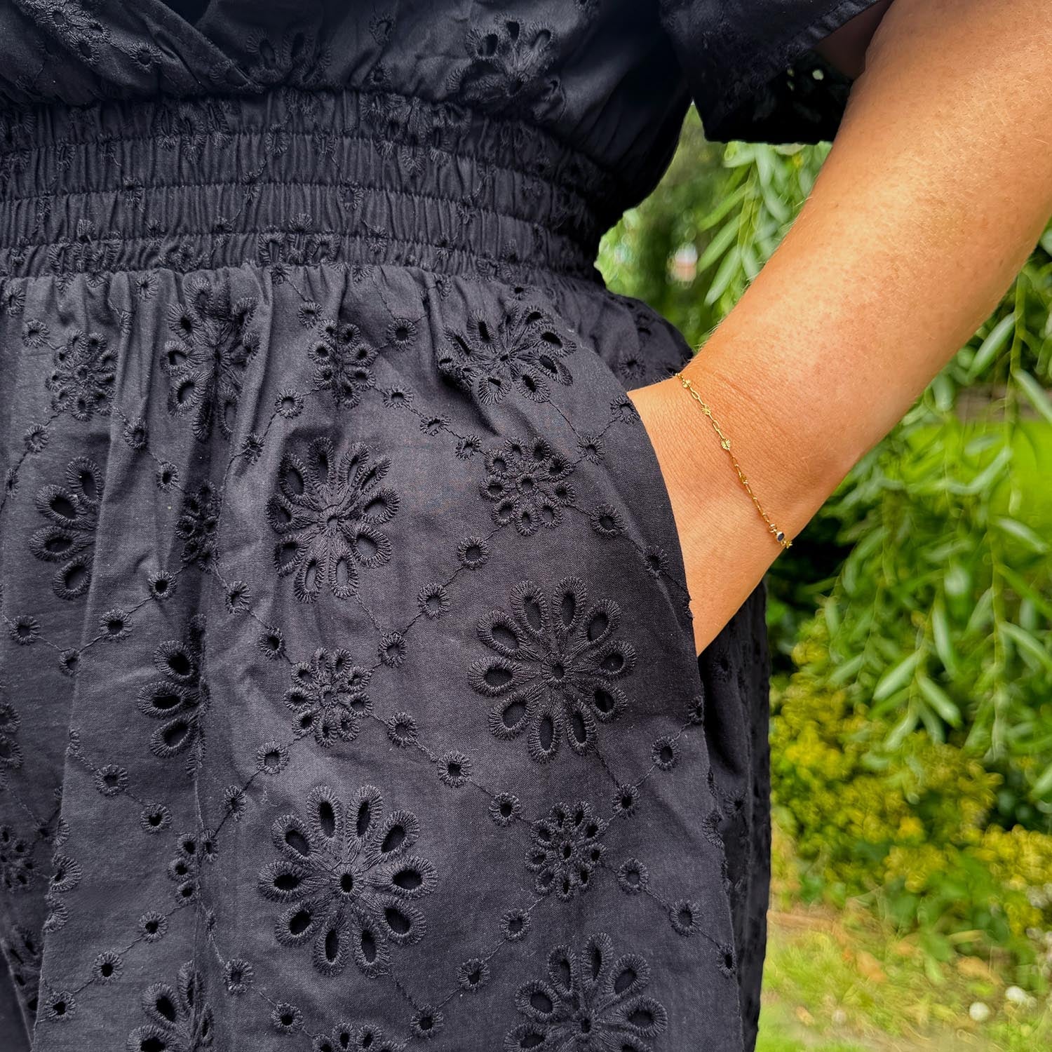 Abi, 5ft 2in / 158cm - Größe E