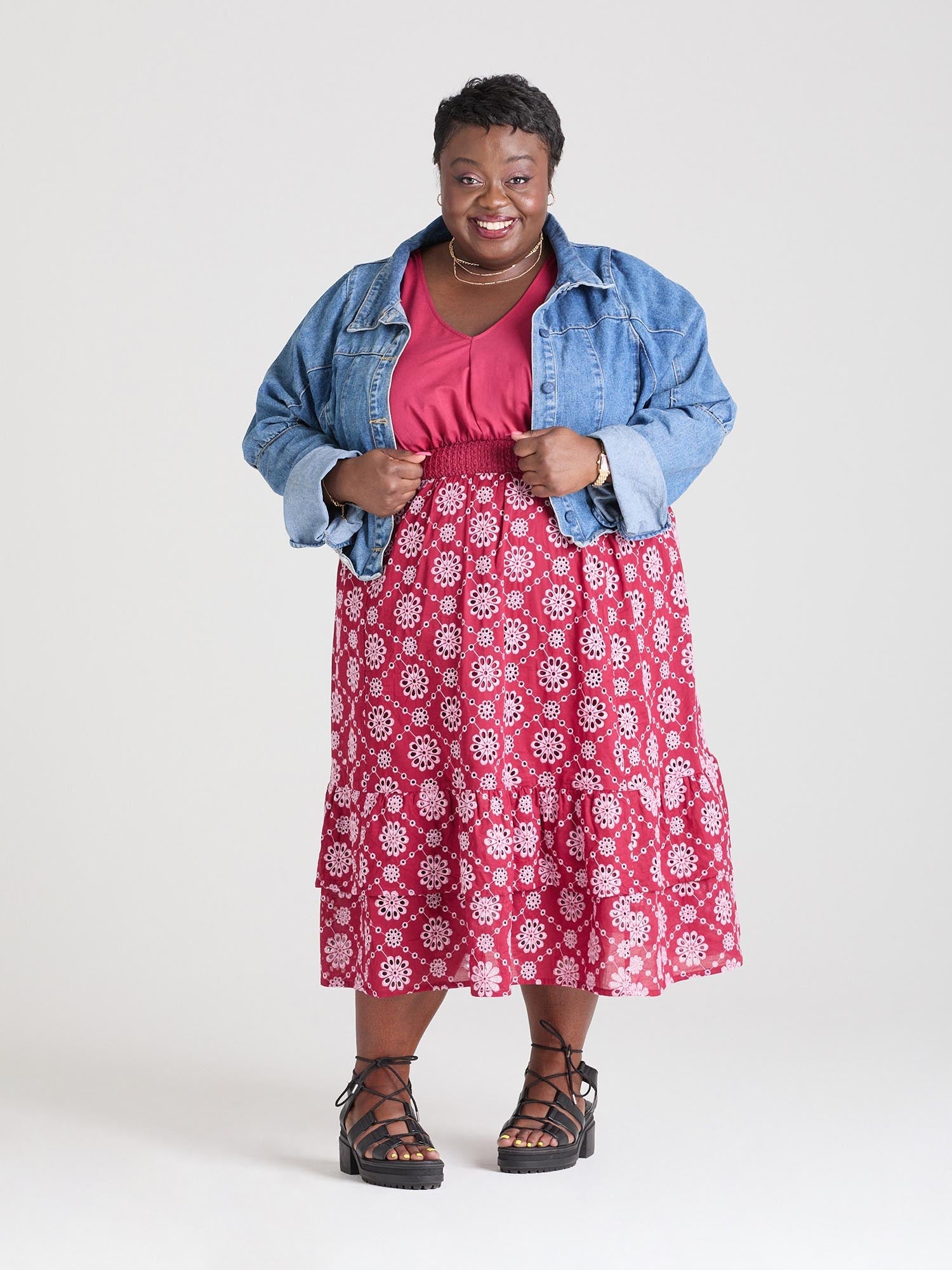 Adwoa, 5ft 3in / 161cm - Größe G