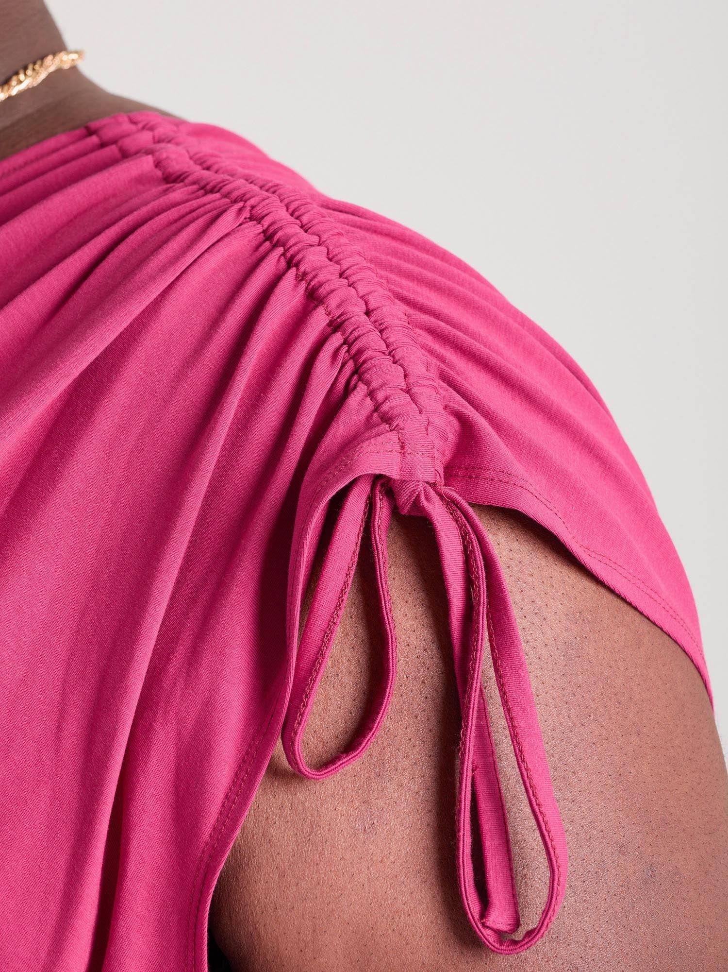 Adwoa, 5ft 3in / 161cm - Größe G