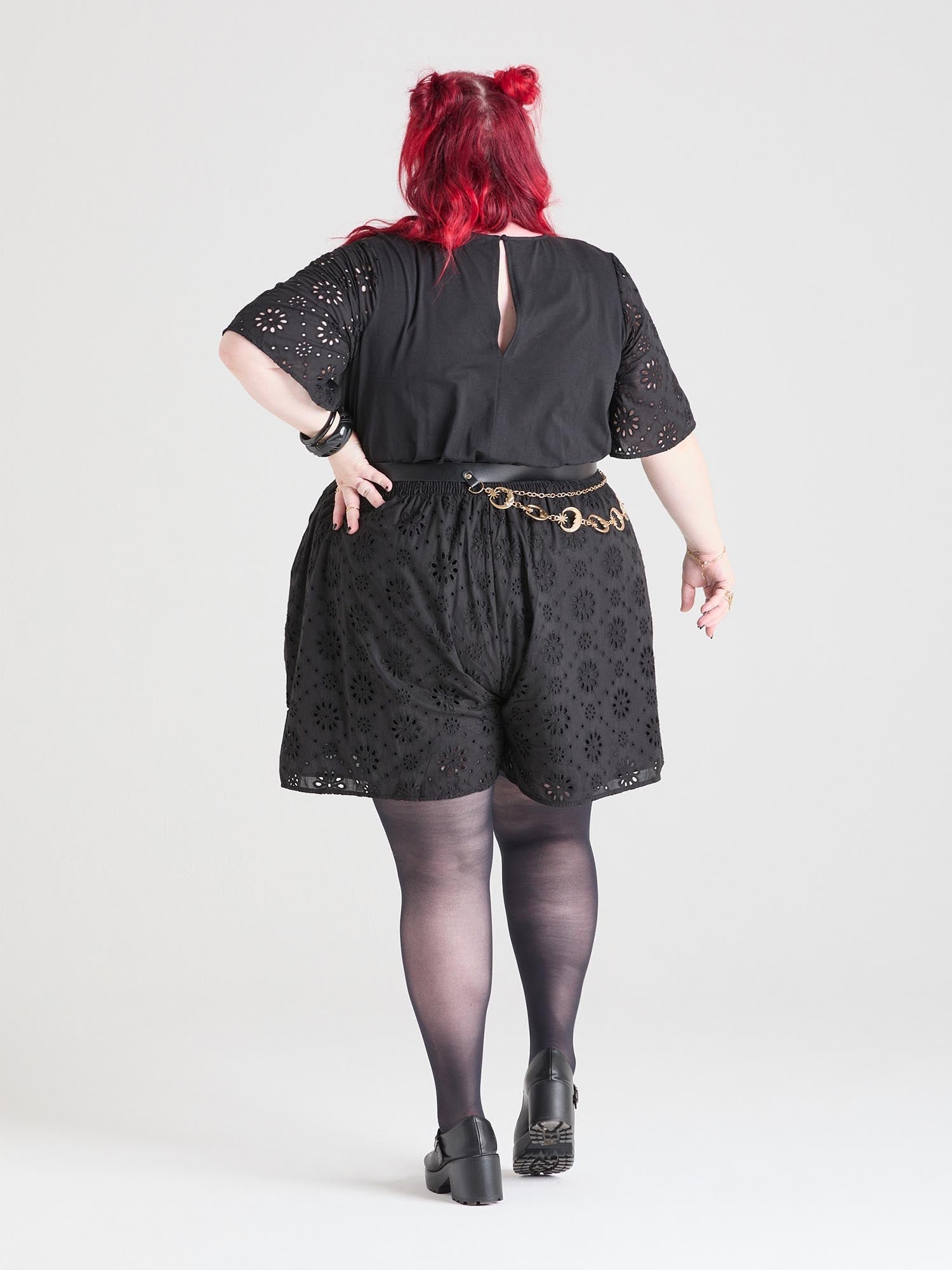 Andi, 5ft 7in / 171cm - Größe F