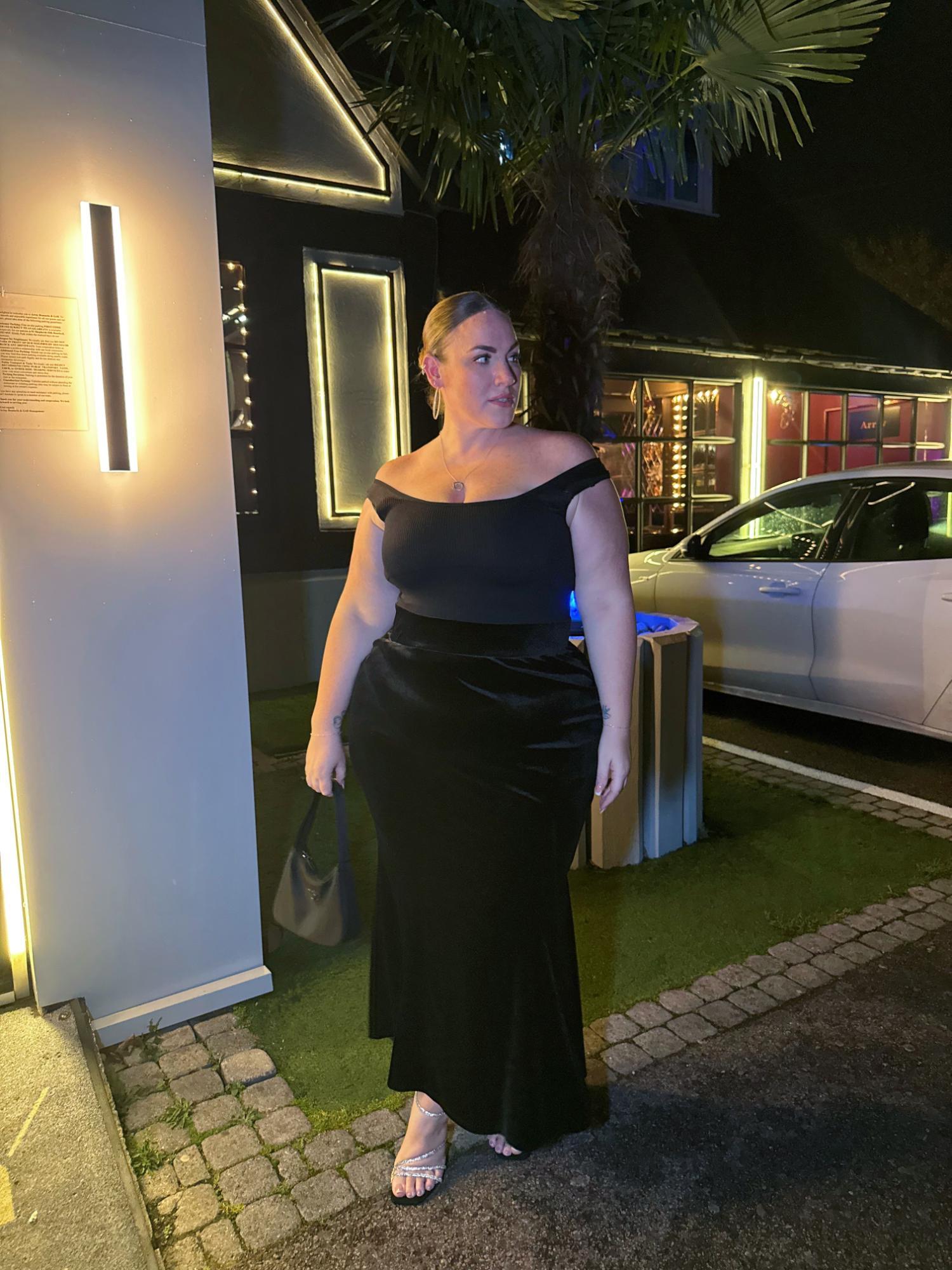 Samtrock im Meerjungfrauen-Stil – Schwarz