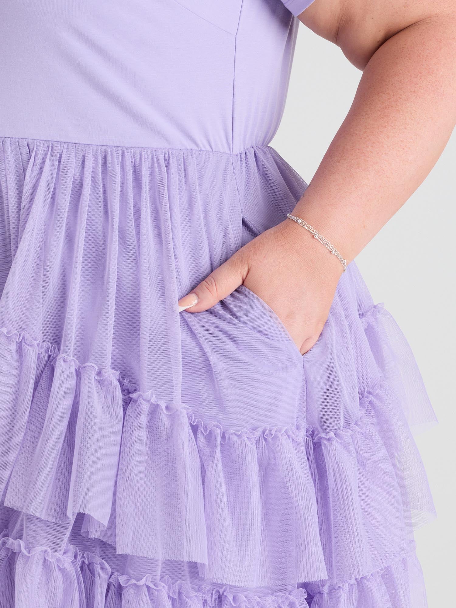 Danielle, 5ft 8in / 173cm - Größe G