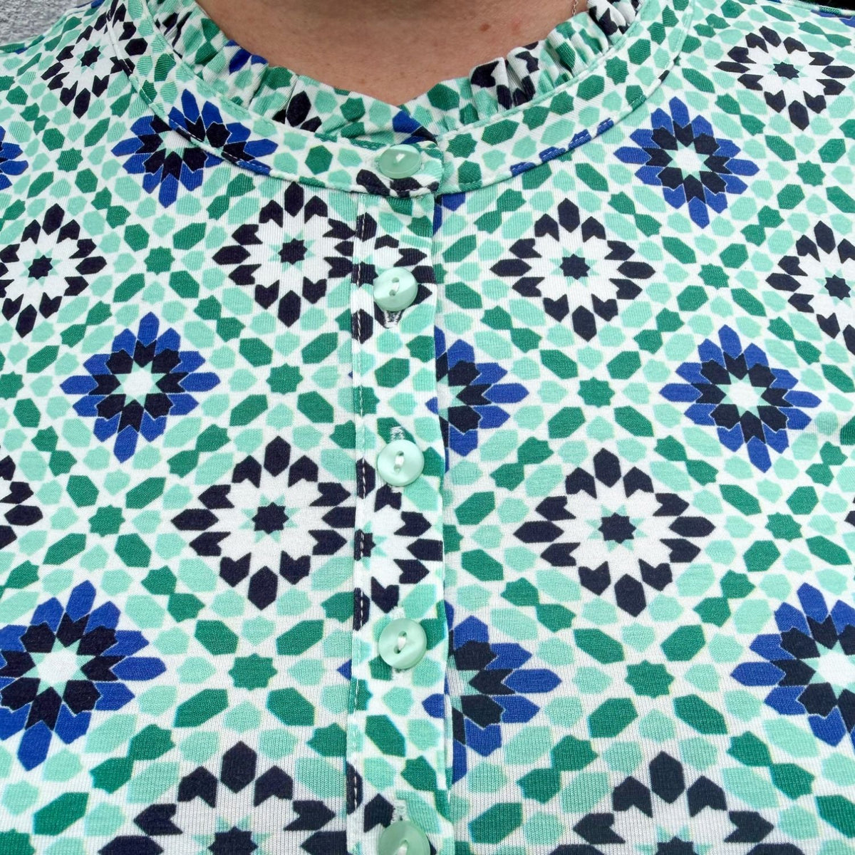 Tailliertes Viskose-Jersey-Hemd mit Knopfleiste - Blue Pearl