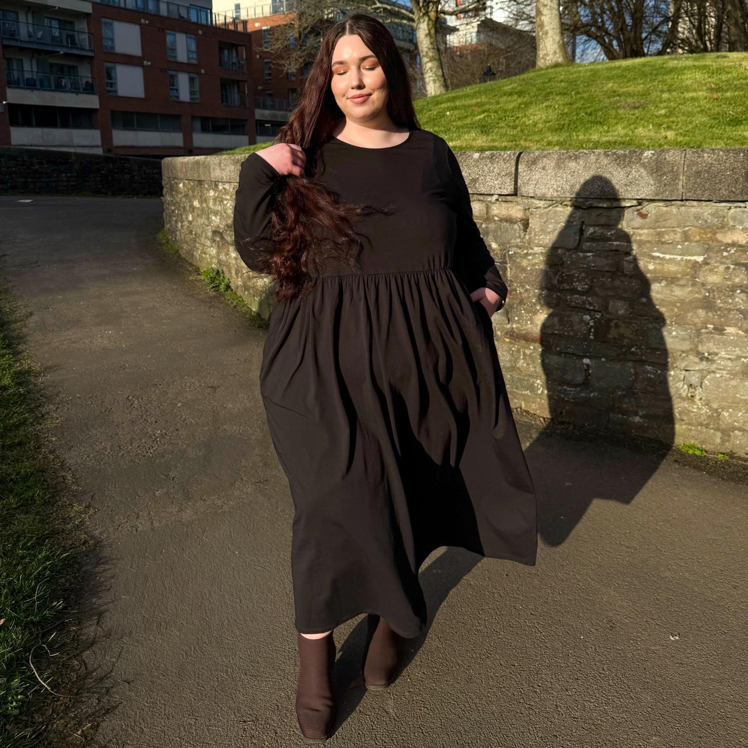 Maxikleid aus Bio-Baumwolle mit langen Ärmeln – Schwarz
