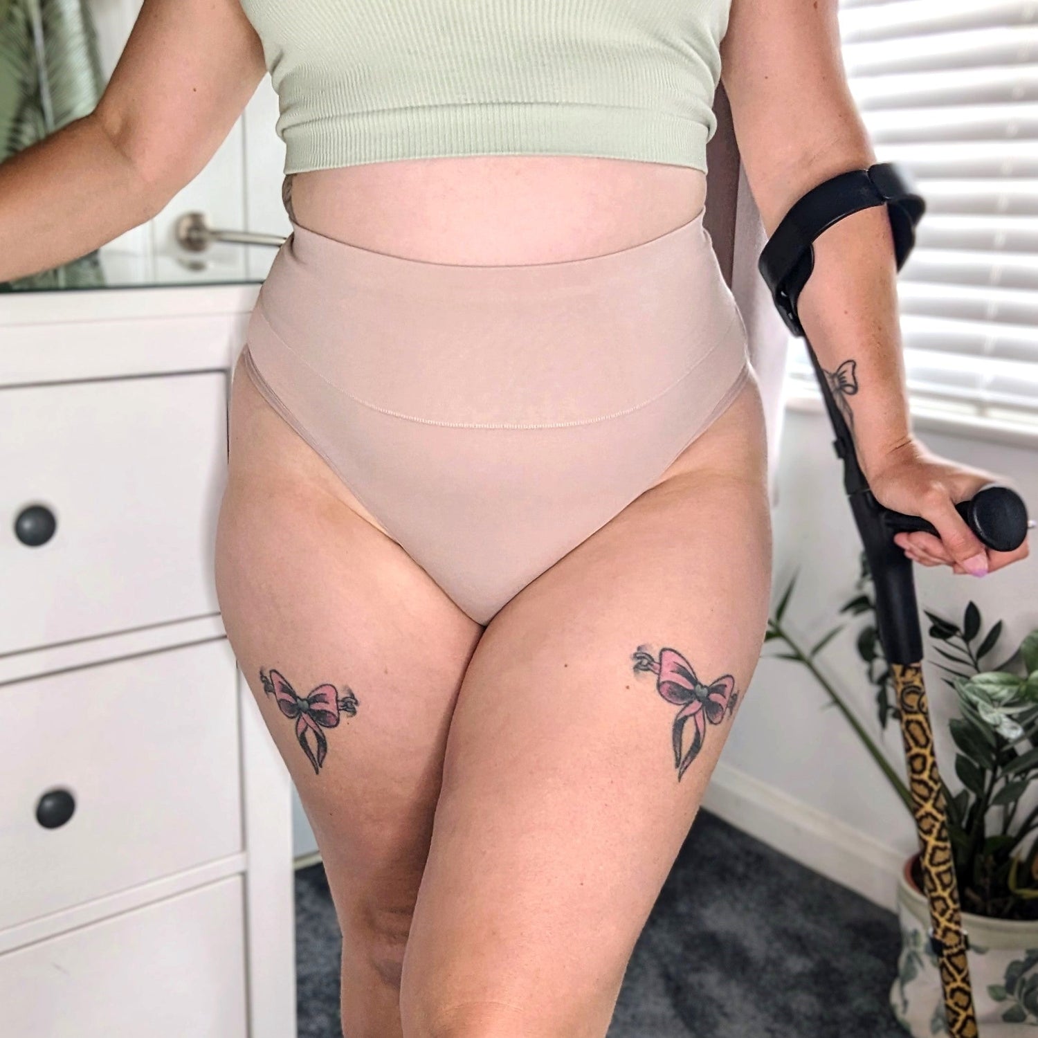 Organiczne bawełniane figi z wysokim stanem i wycięciem na plecach - butelka mleka