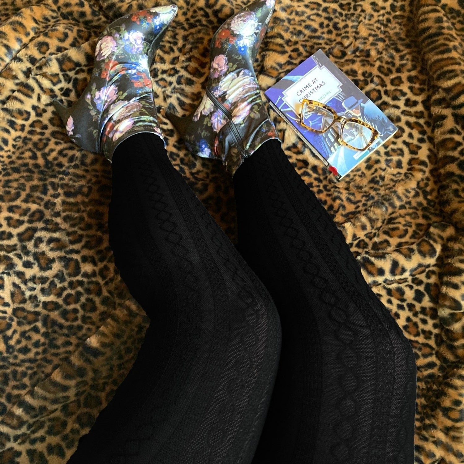 Rajstopy wełniane Grannies Cable Knit - czarne (V2)