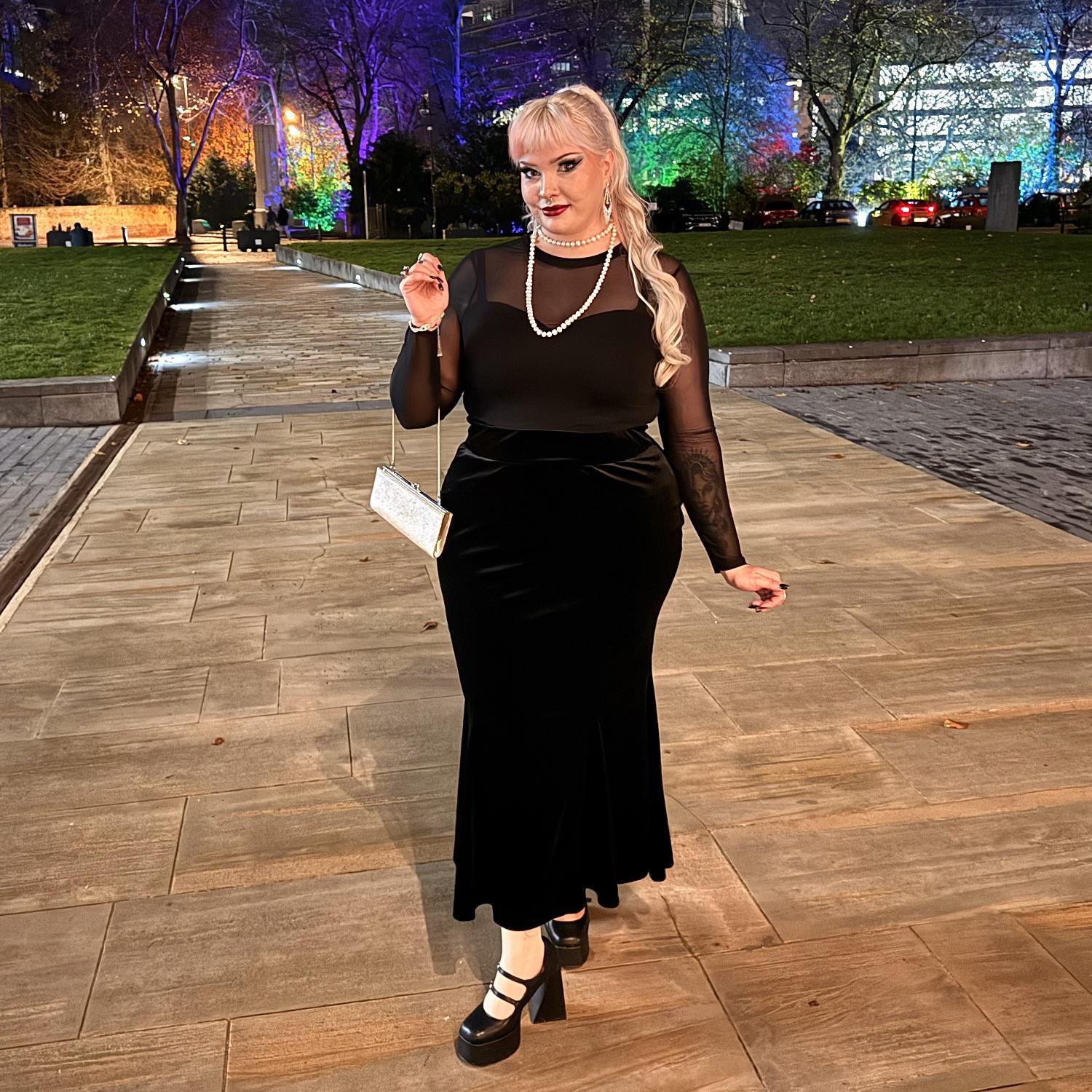 Samtrock im Meerjungfrauen-Stil – Schwarz