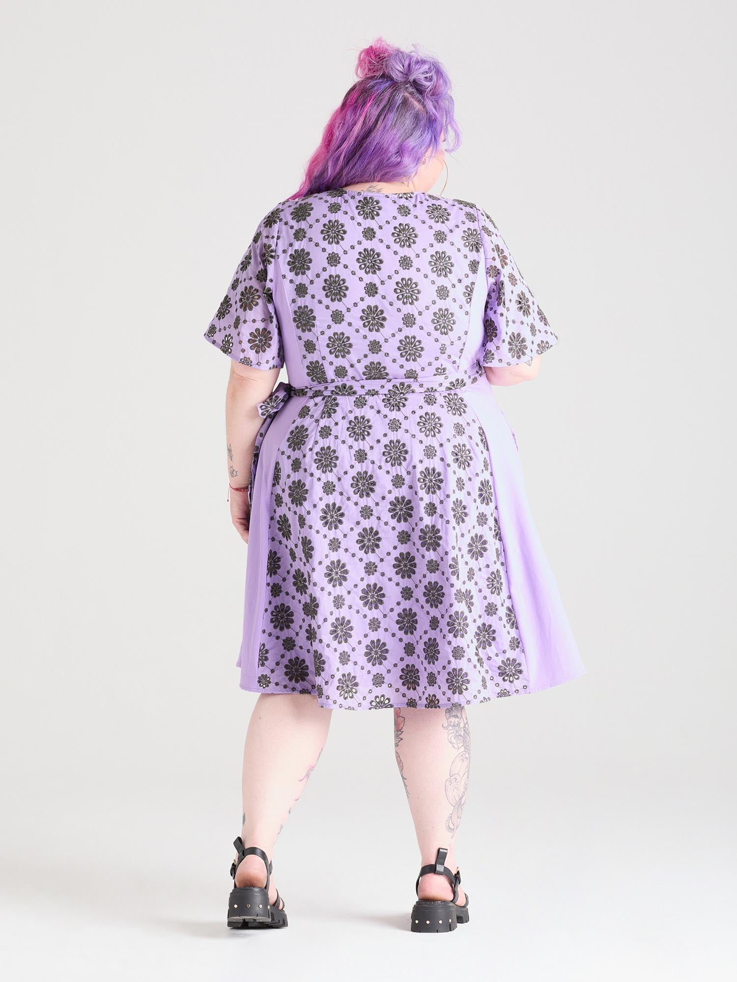 Natalie, 5ft 3in / 161cm - Größe F