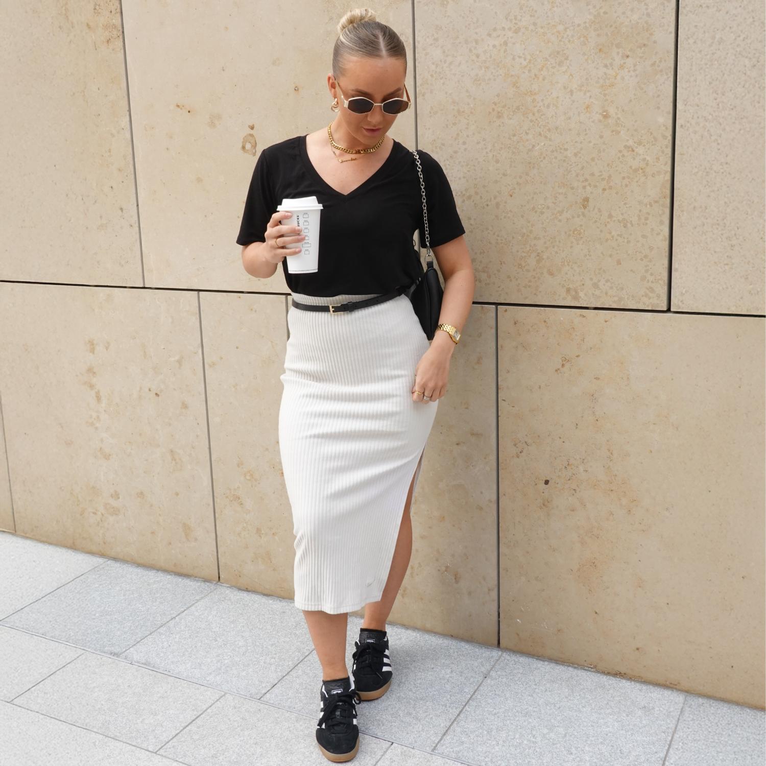 Cooling Eco-Viscose V-Ausschnitt-T-Shirt - Schwarz