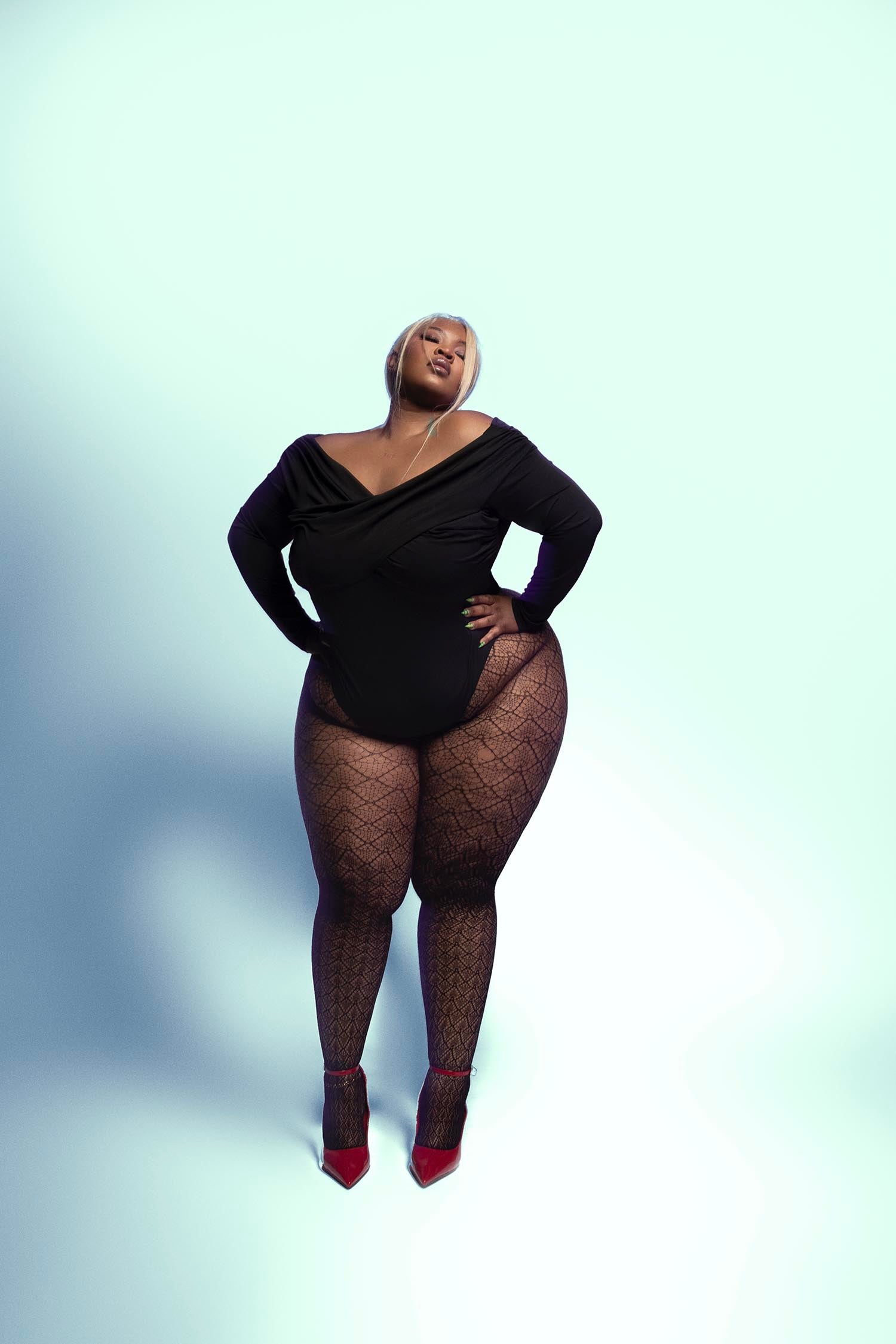 Shake The Room Fishnet