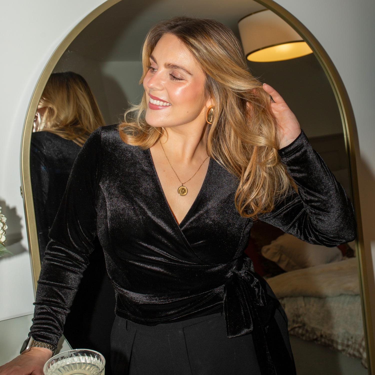 Samt-Wickeltop – Schwarz