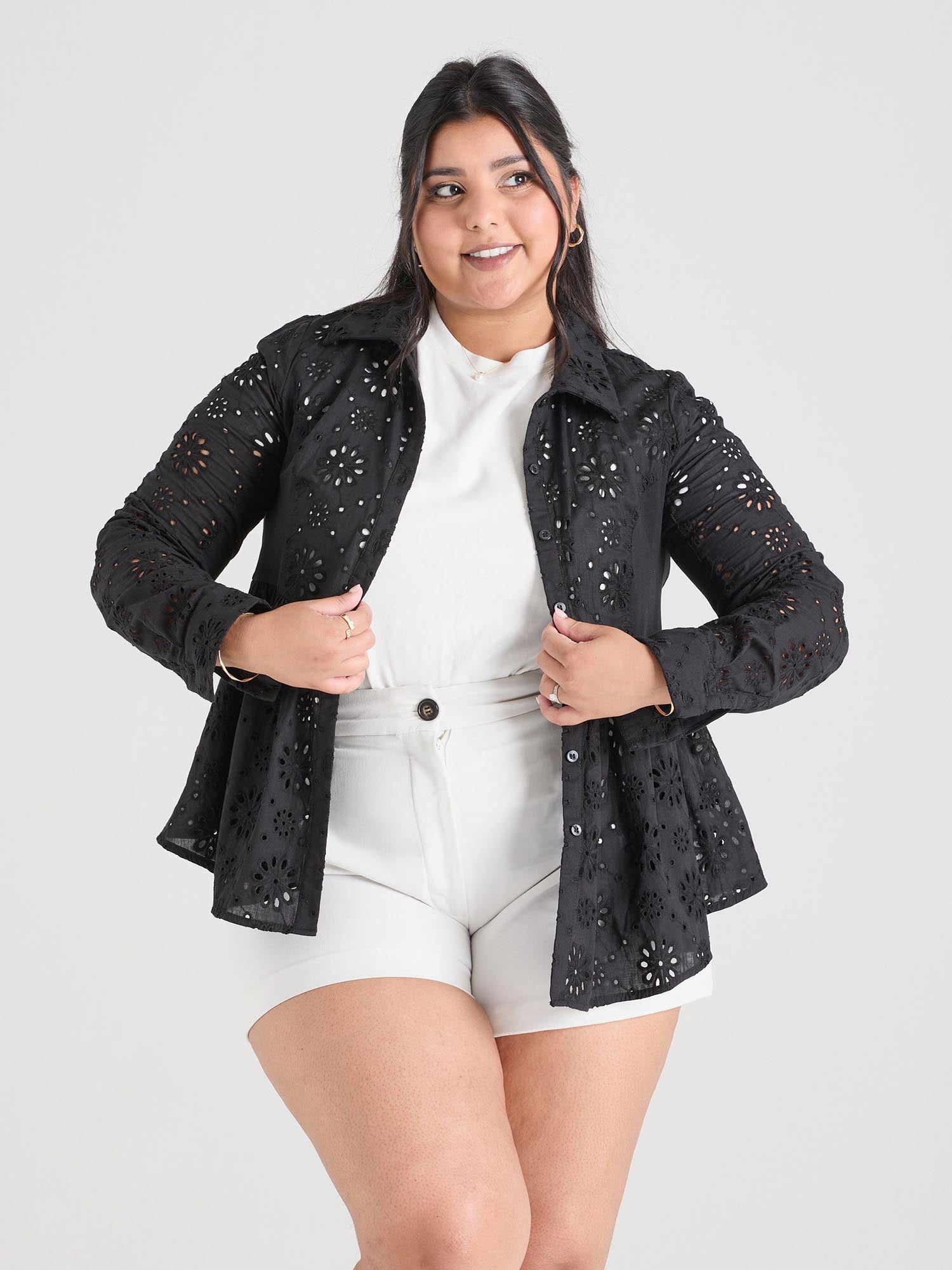 Simran, 5ft 4in / 163cm - Größe D2