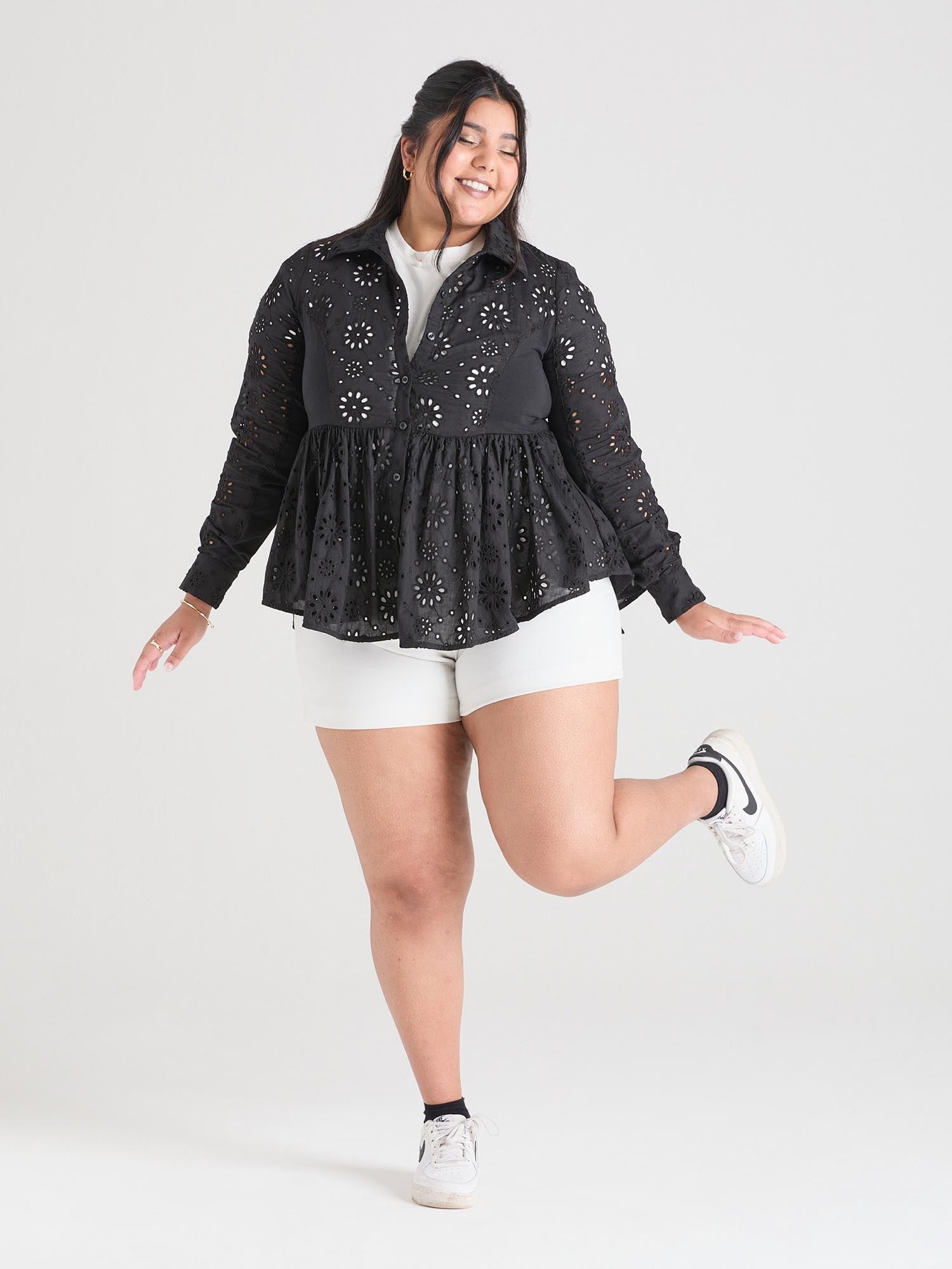 Simran, 5ft 4in / 163cm - Größe D2