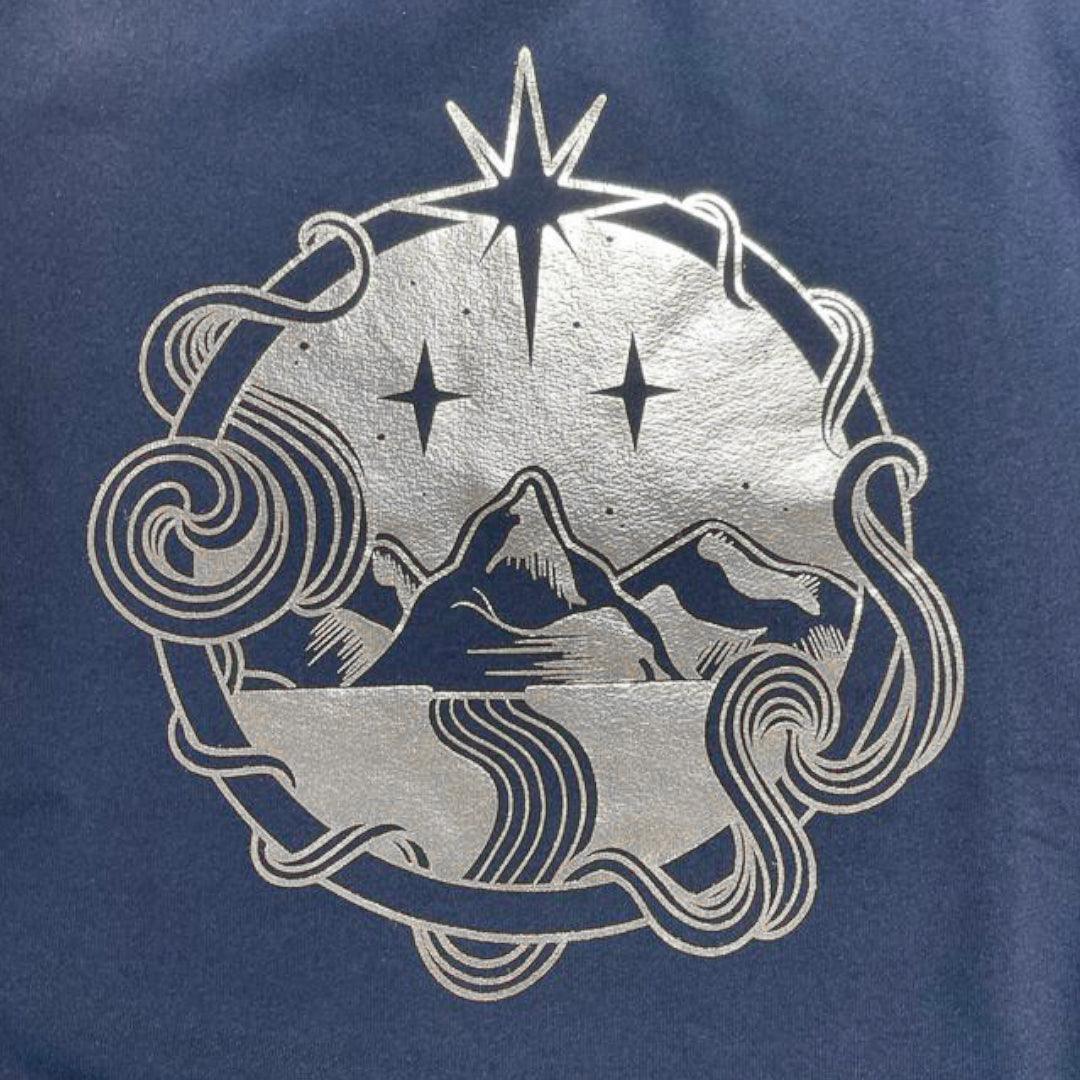 ACOTAR sweatshirt med rund hals i ekologisk bomull - Night Court