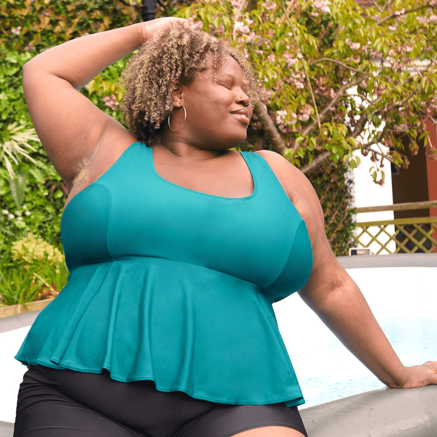 Do kogo zadzwonisz? Góra od bikini - turkusowa