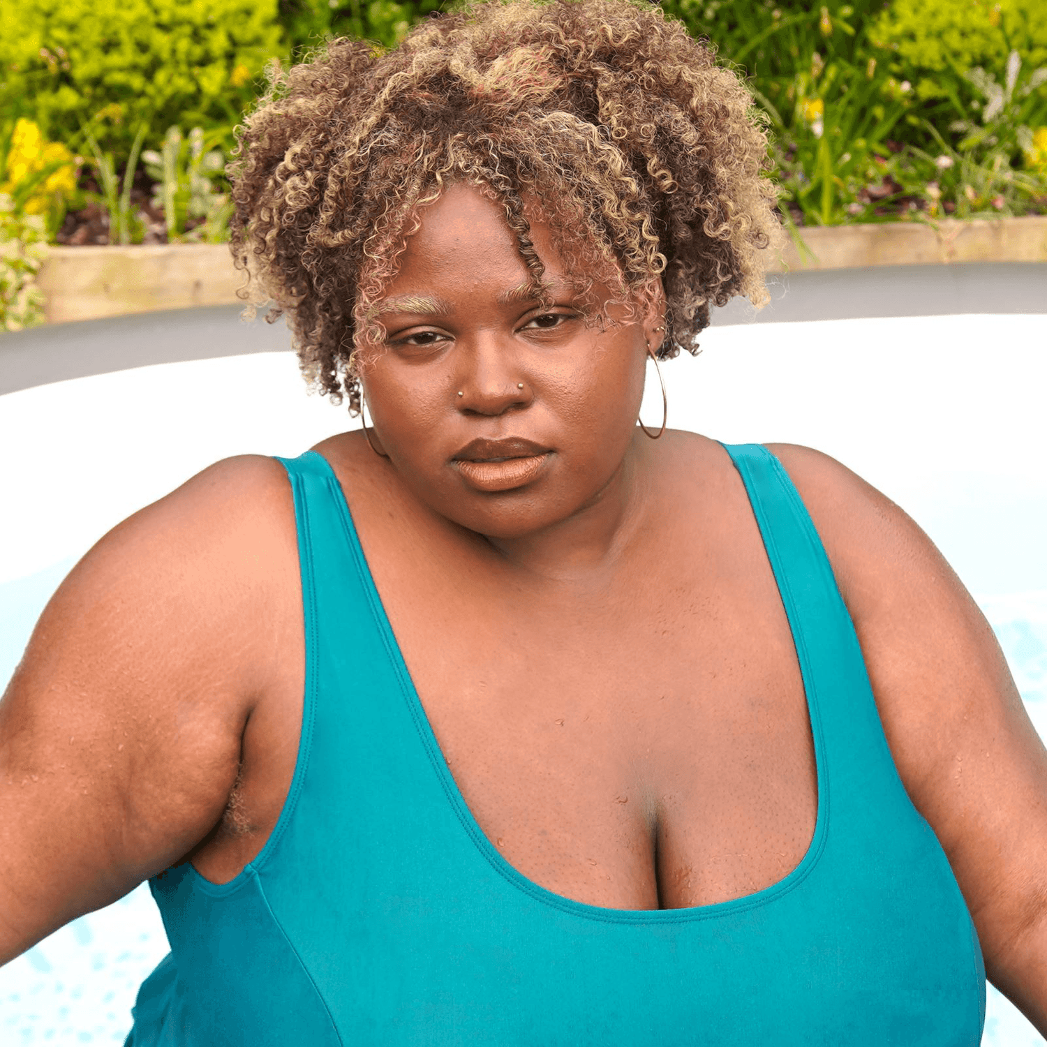 Do kogo zadzwonisz? Góra od bikini - turkusowa