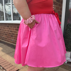 Courtney, 5ft 5in / 165cm - Größe I