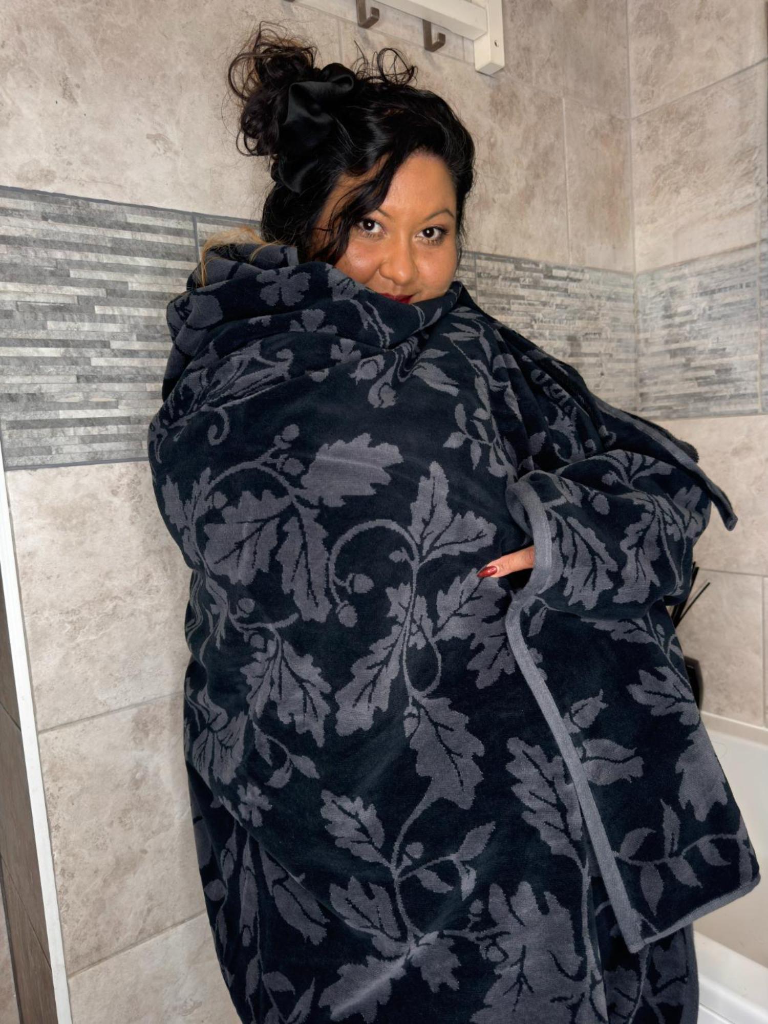 Plushie Badetuch - Florale Fledermäuse