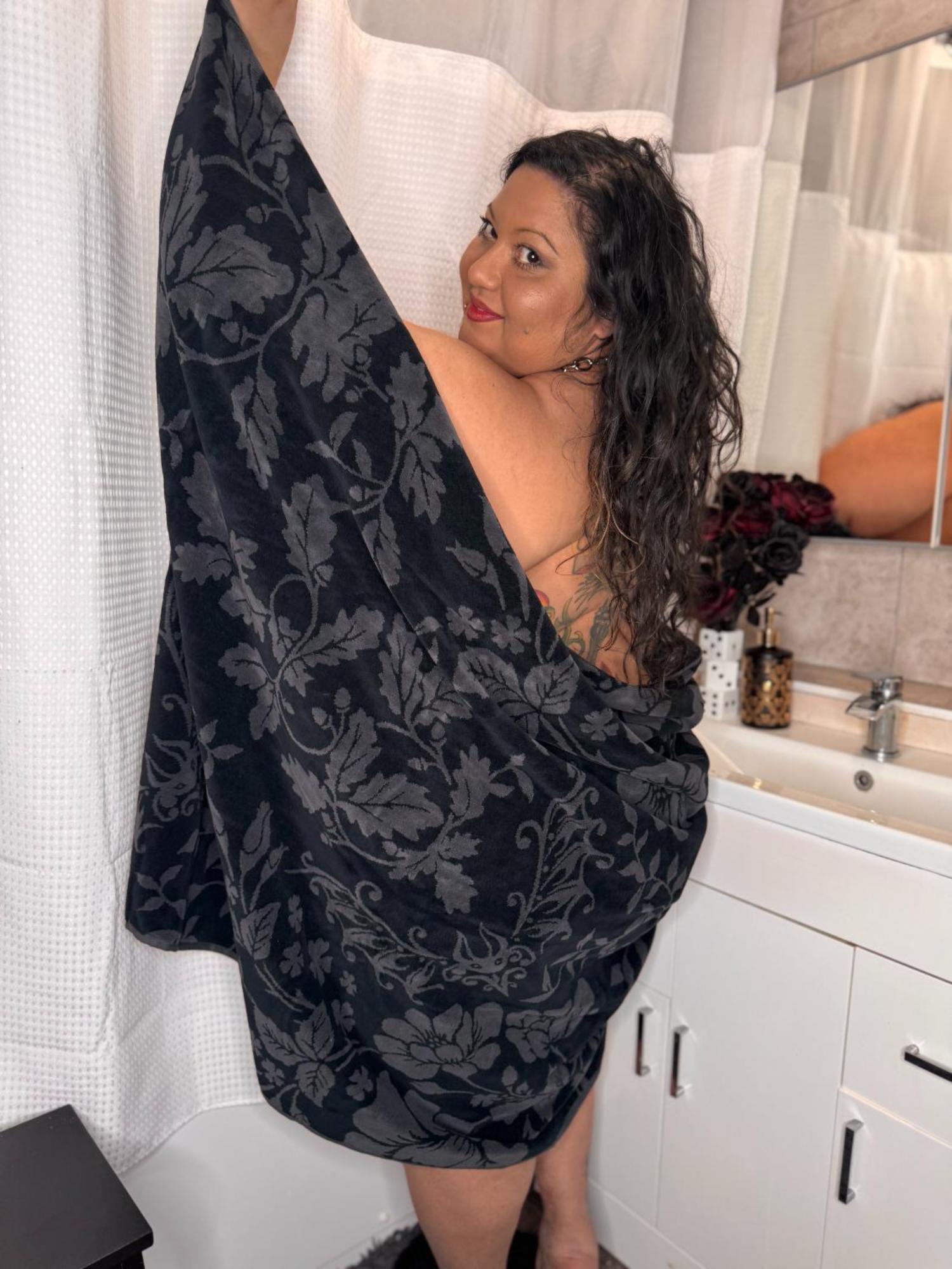 Plushie Badetuch - Florale Fledermäuse