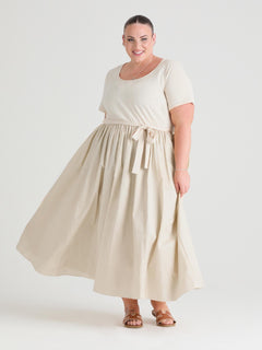 Danielle, 5ft 8in / 173cm  - Größe G