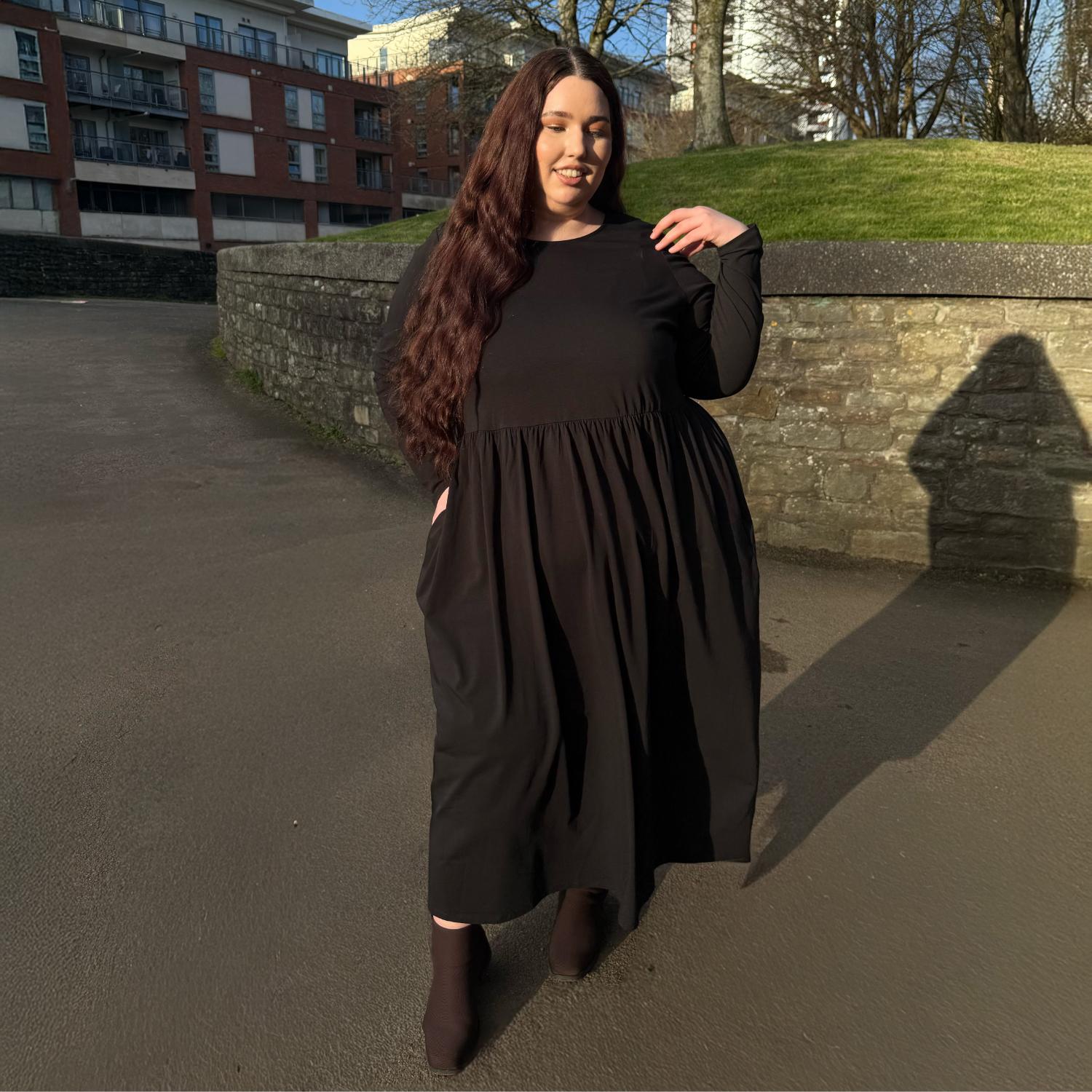 Maxikleid aus Bio-Baumwolle mit langen Ärmeln – Schwarz