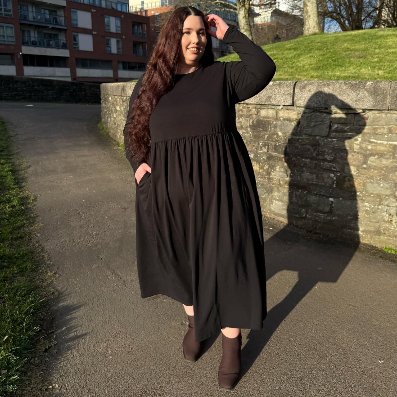 Maxikleid aus Bio-Baumwolle mit langen Ärmeln – Schwarz
