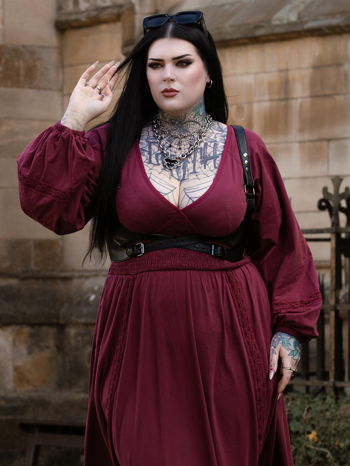 Skye Kleid mit Ballonärmeln und Spitzenbesatz - Burgundy