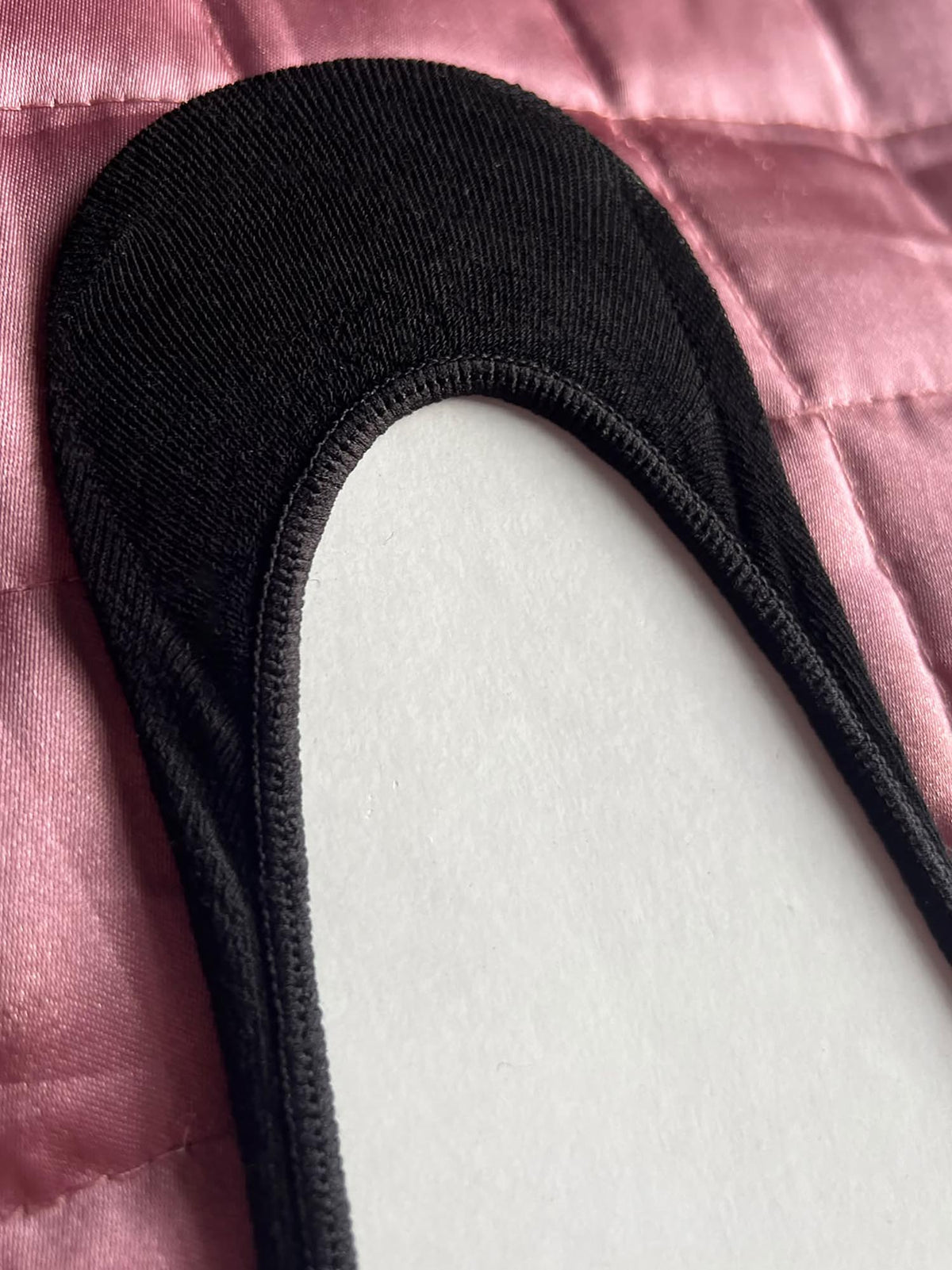 Schwarze Füßlinge Detailansicht