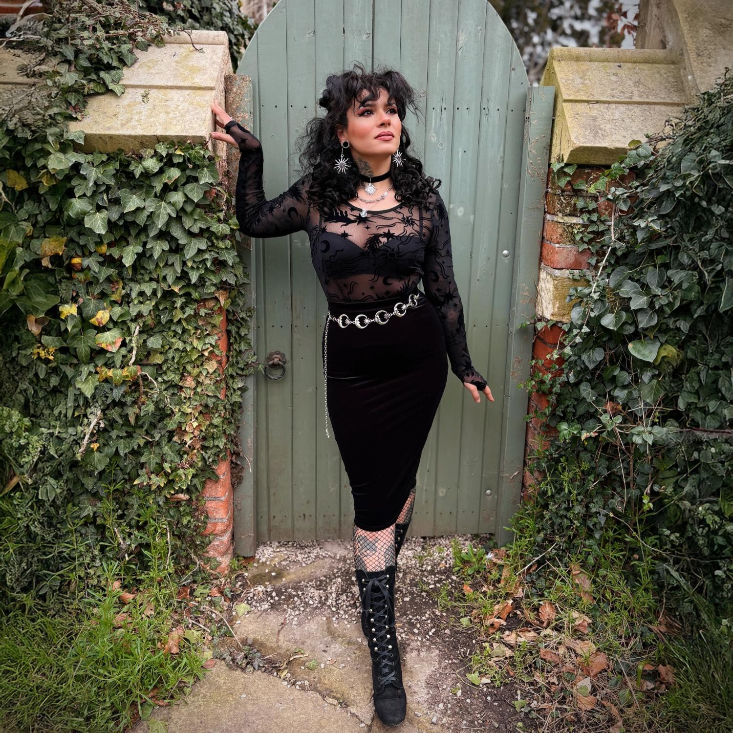 Celestial Flock Mesh Top - Schwarz