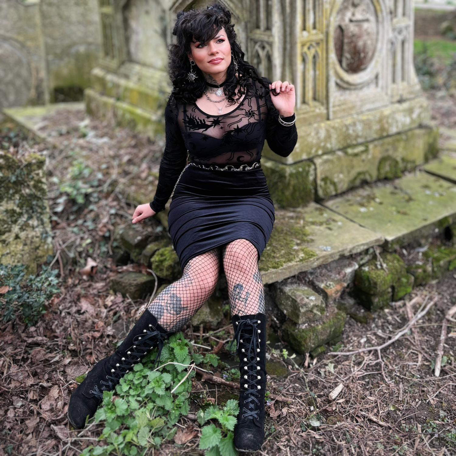 Celestial Flock Mesh Top - Schwarz