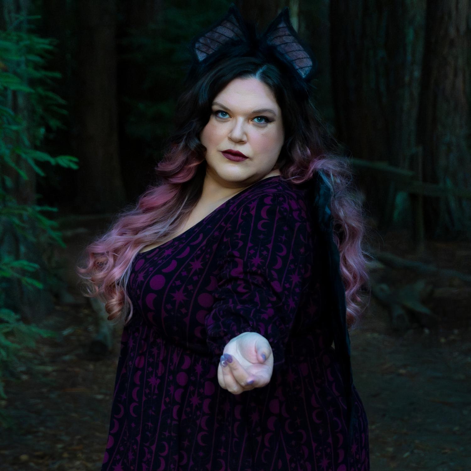 Bedrucktes Baumwoll-Babydoll-Kleid – Moon Stars Pinstripe – Cherry
