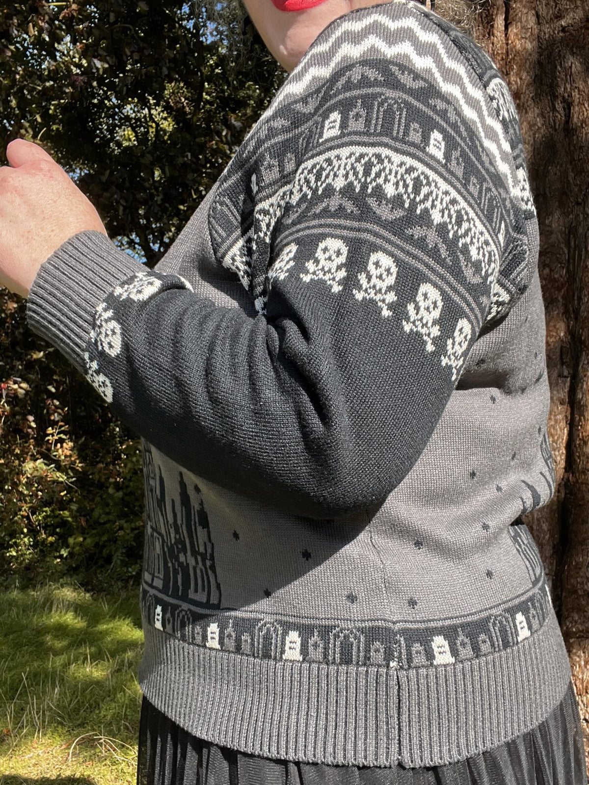 Fair Isle Pullover – Haunted House – Schwarz/Grau