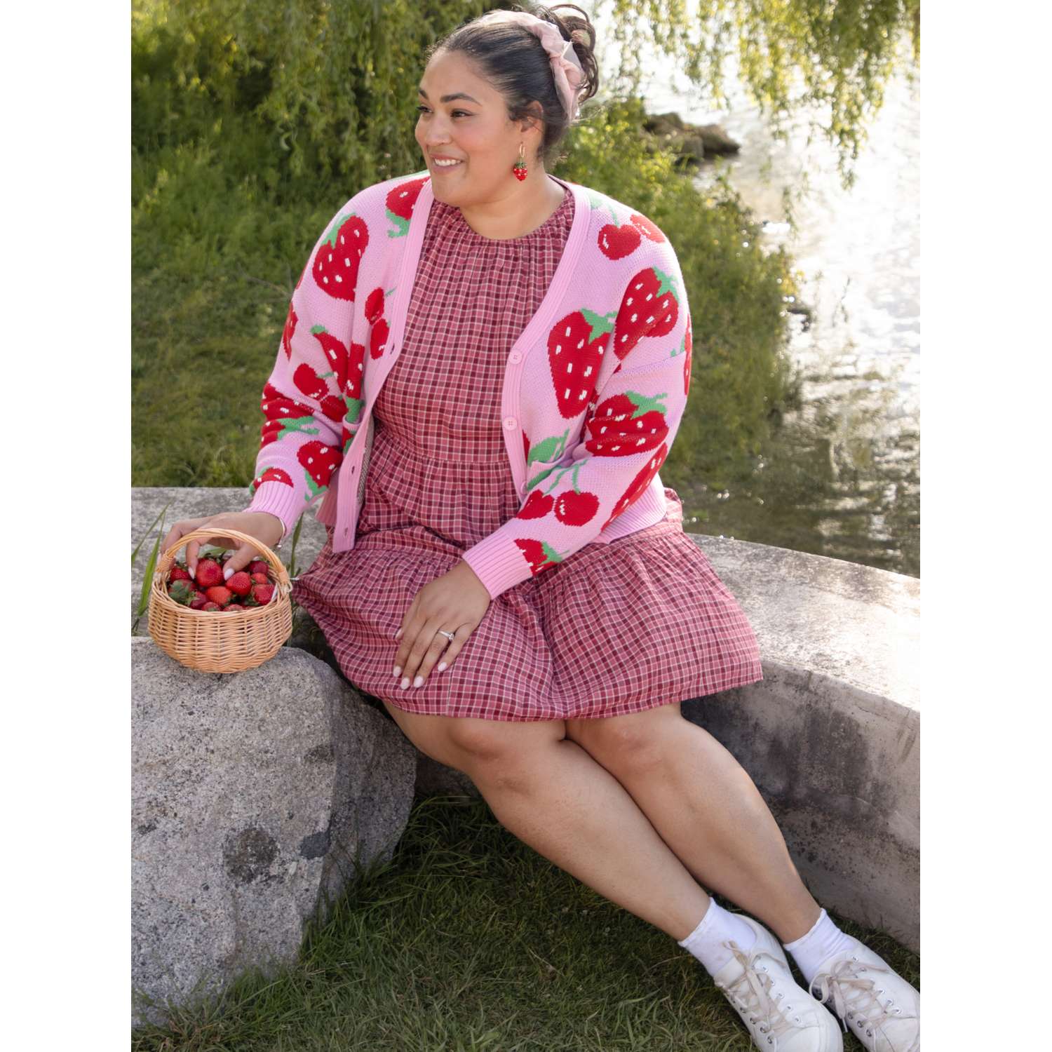 Baumwollreiche Strickjacke – Erdbeere