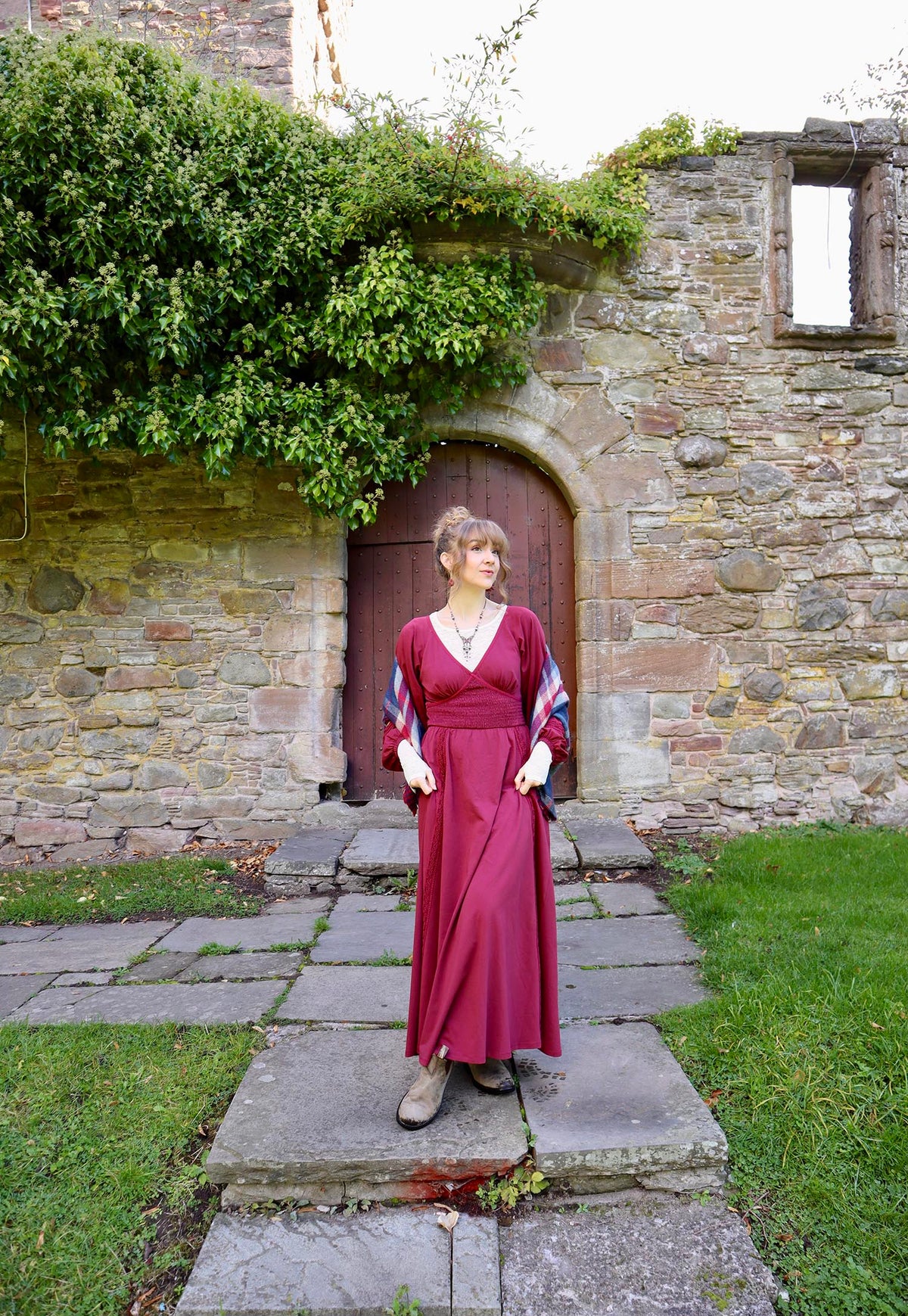 Skye Kleid mit Ballonärmeln und Spitzenbesatz - Burgundy