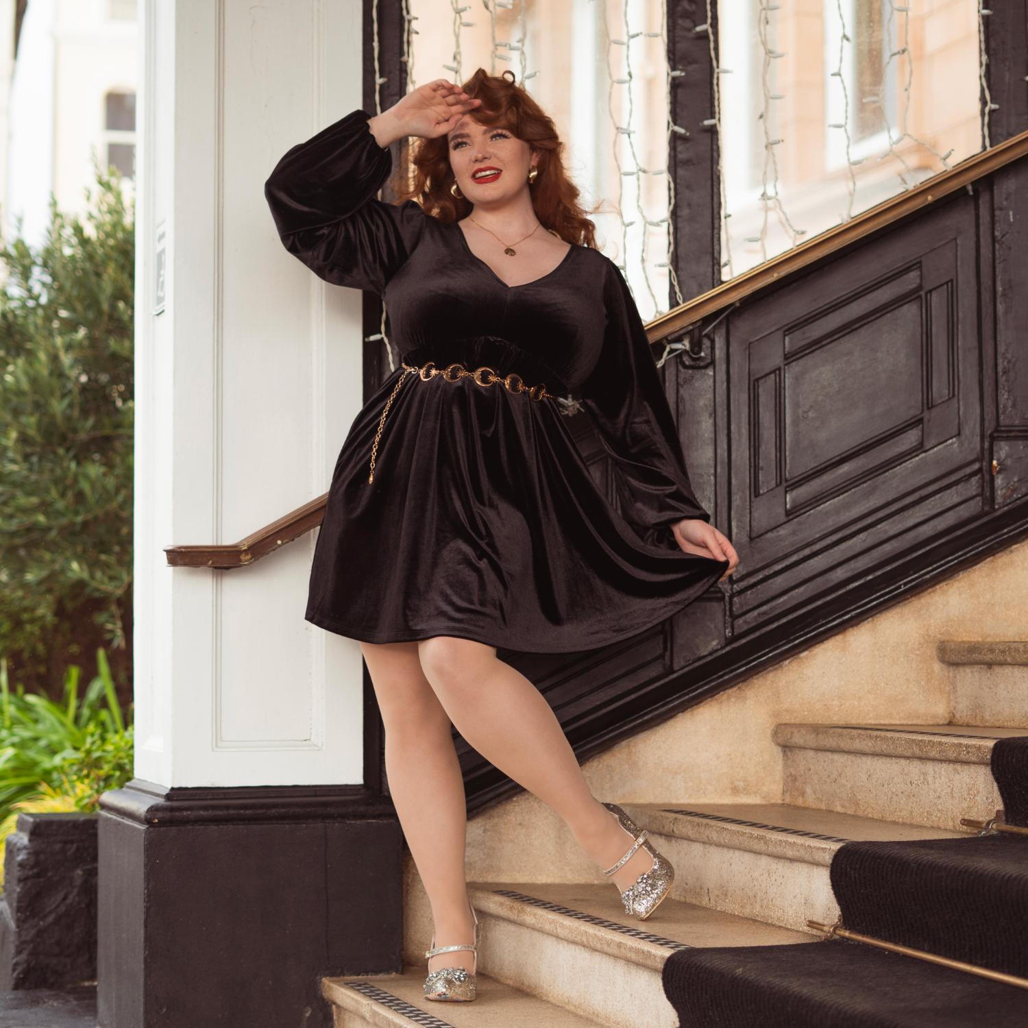 Samt-Babydoll-Kleid – Schwarz