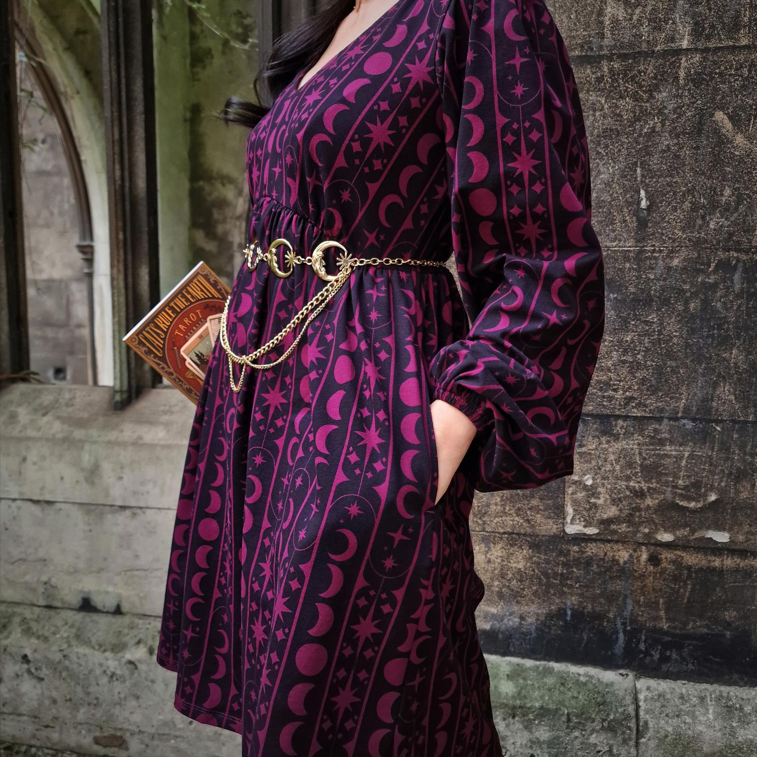 Bedrucktes Baumwoll-Babydoll-Kleid – Moon Stars Pinstripe – Cherry