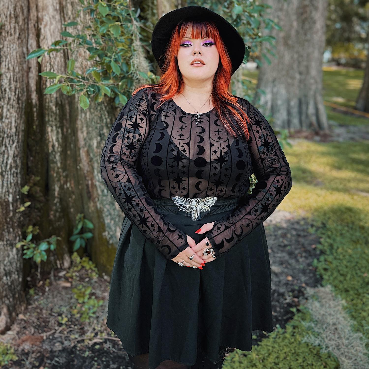 Flock-Mesh-Top – Moon Stars Pinstripe – Schwarz