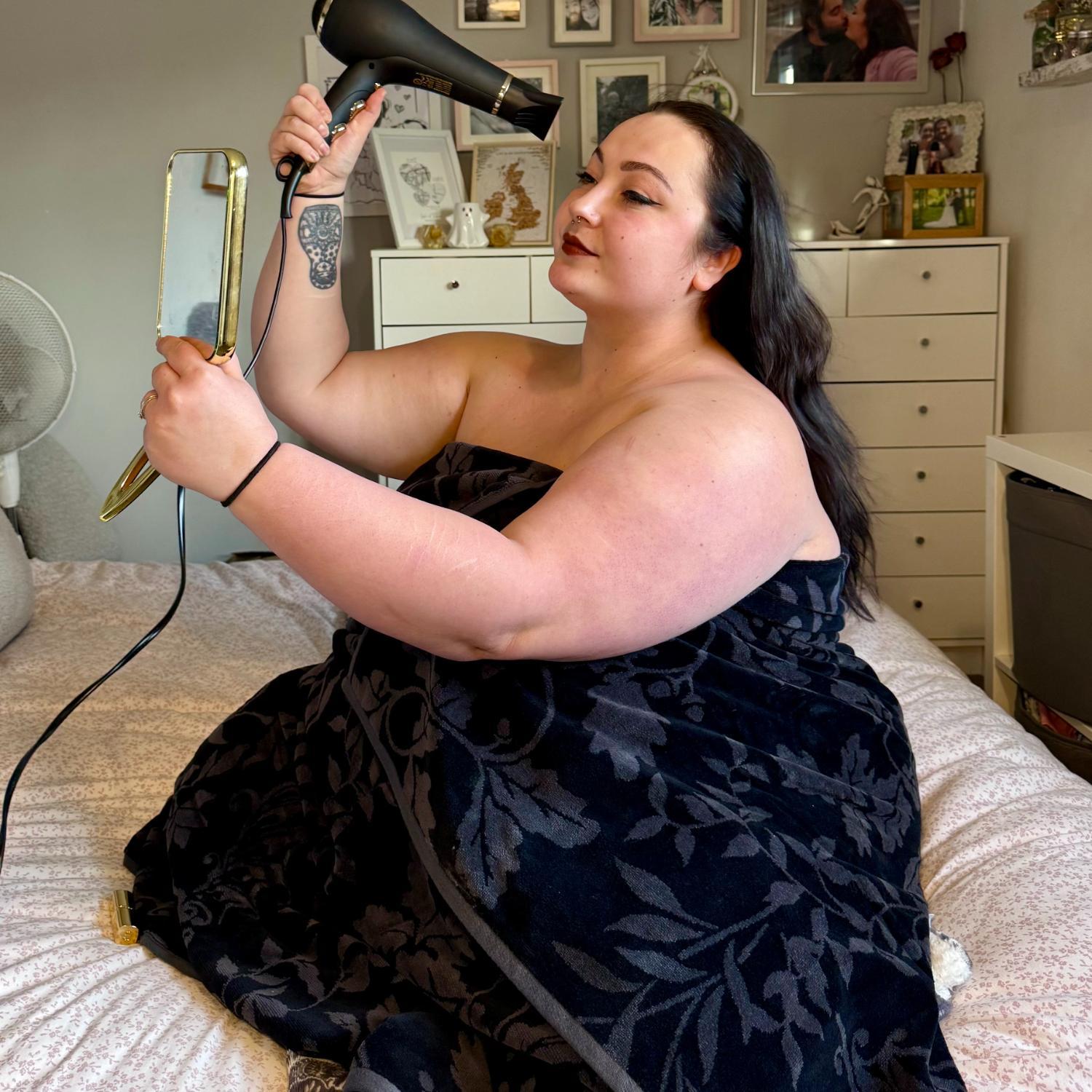 Plushie Badetuch - Florale Fledermäuse